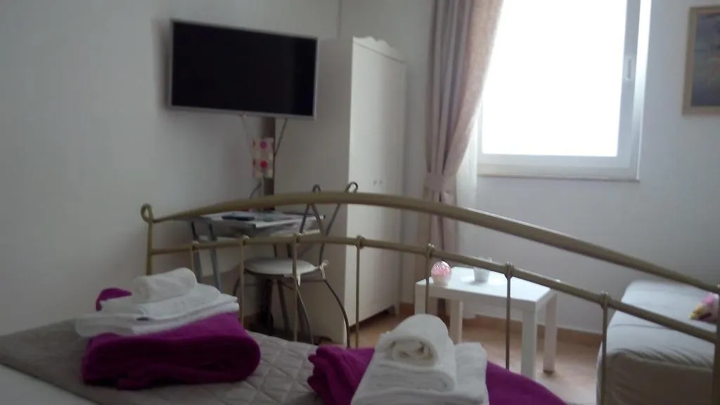 Amd Infinity Suites Split 0*,  Croatia