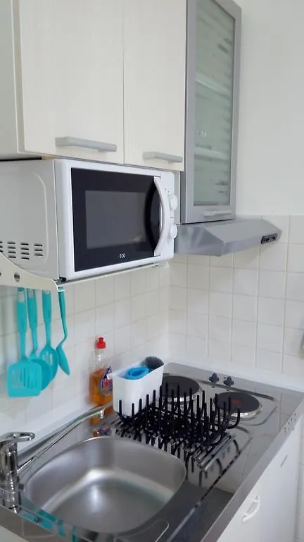 Amd Infinity Suites Split Apartment